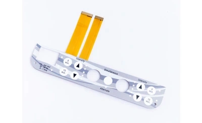 Quelles sont les applications spécifiques où un commutateur de membrane non tactile à structure à quatre couches est plus avantageux?